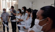 equipe-de-profissionais-do-hospital-municipal-visita-leito-por-leito-para-avaliar-condicao-clinica-esclarecer-duvidas-e-ampliar-interatividade-com-pacientes