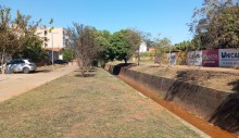 limpeza-geral-no-corrego-canabrava-alem-das-margens-proxima-acao-e-limpar-o-leito