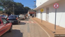placas-de-proibido-parar-e-estacionar-sao-instaldas-proximas-a-boca-da-ponte