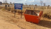 entroncamento-de-estrada-rural-pmu-instala-contentor-e-espera-que-populacao-jogue-lixo-dentro