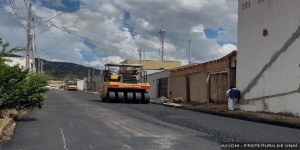 Programa de racapeamento asfáltico já beneficiou cerca de 90 ruas