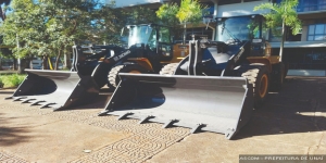Secretaria de Obras recebe dois tratores para reforçar a frota