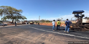 Anel viário: iniciado asfaltamento de trecho entre ponte (nova) e MG-188